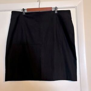 Avenue black pencil skirt size 26/28